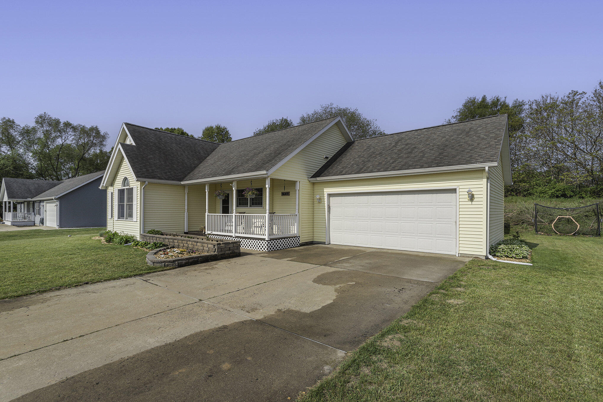 2986 Maplewood Street