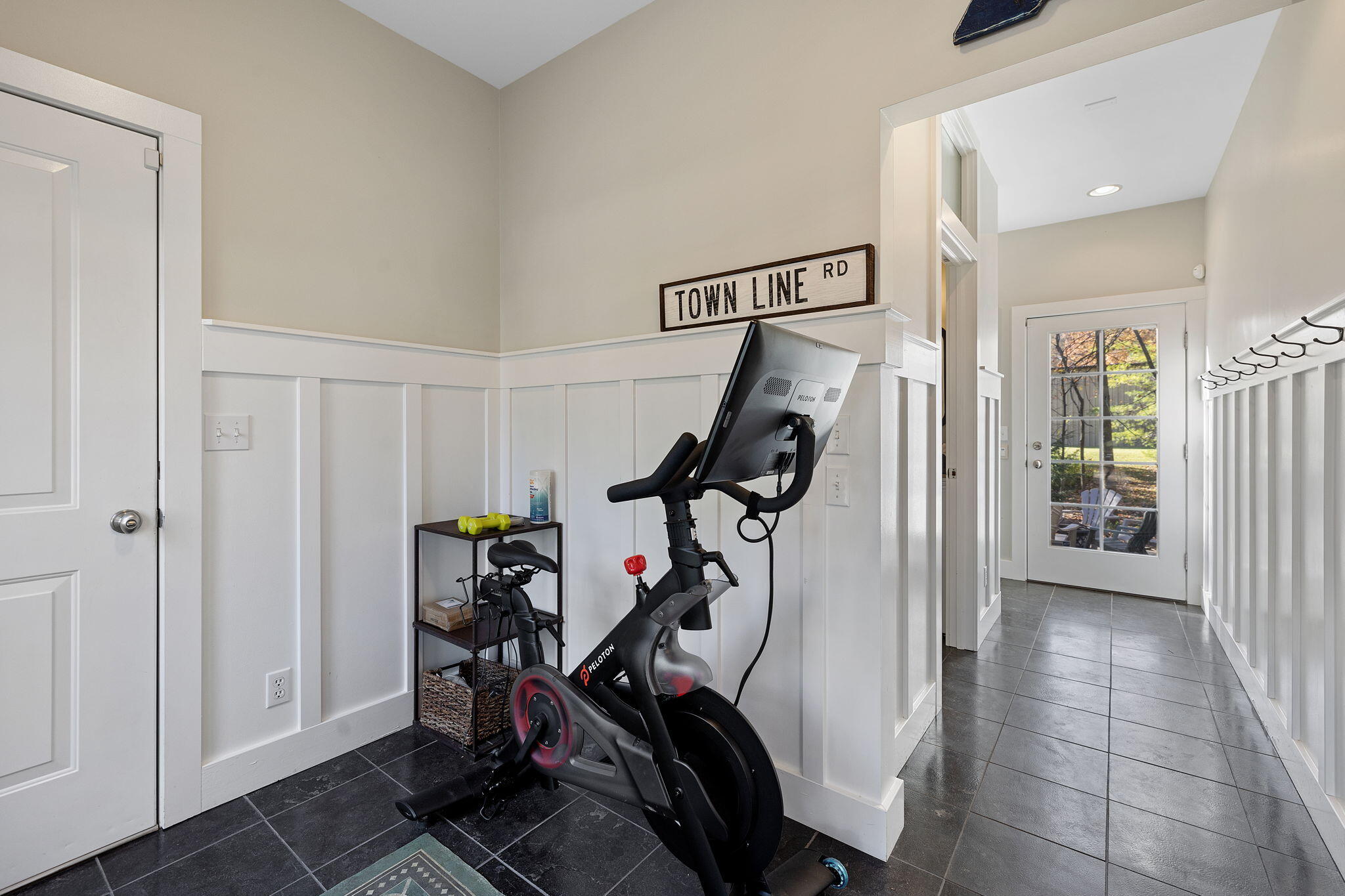 9986 Cottage Lane