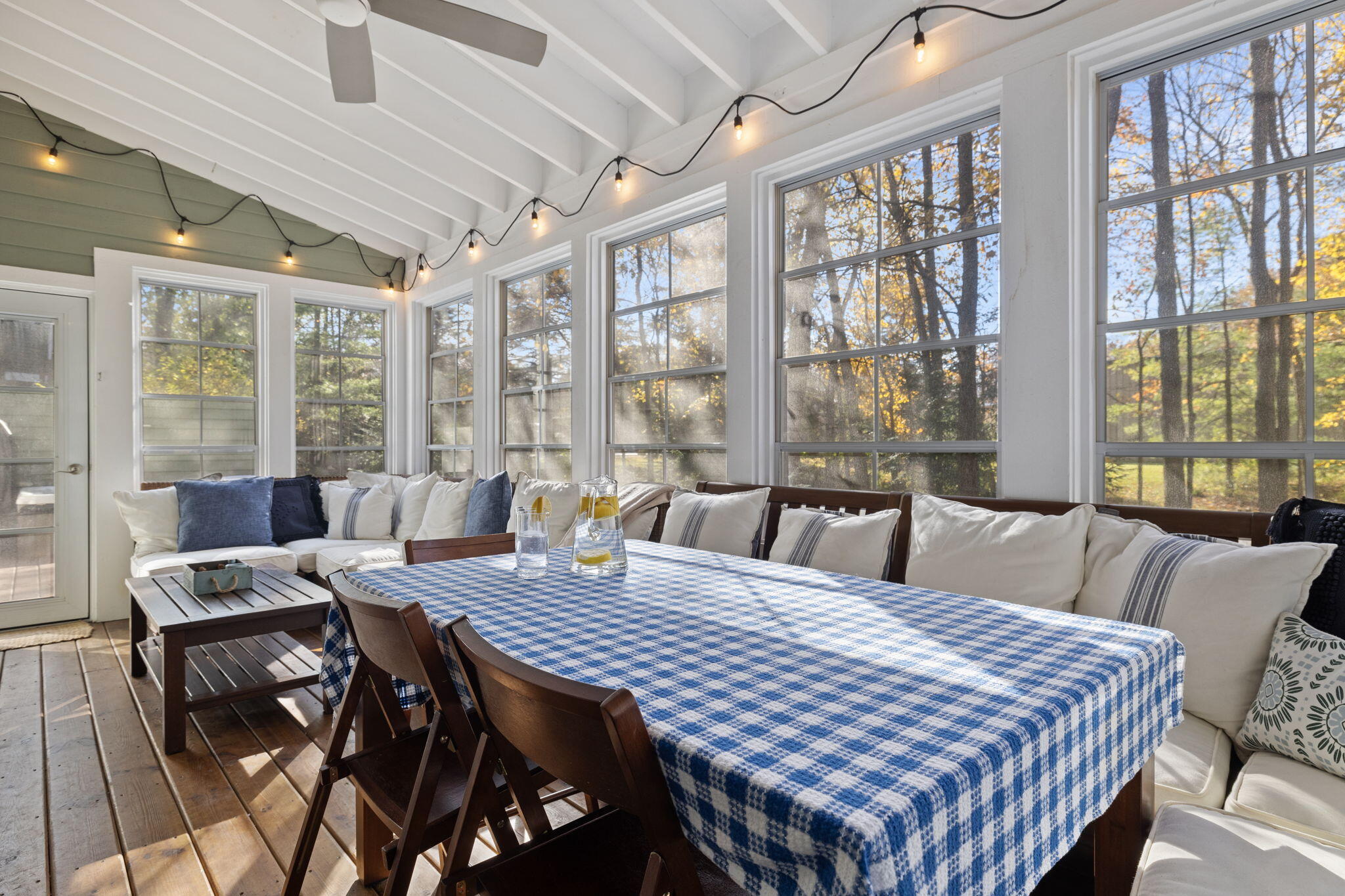 9986 Cottage Lane