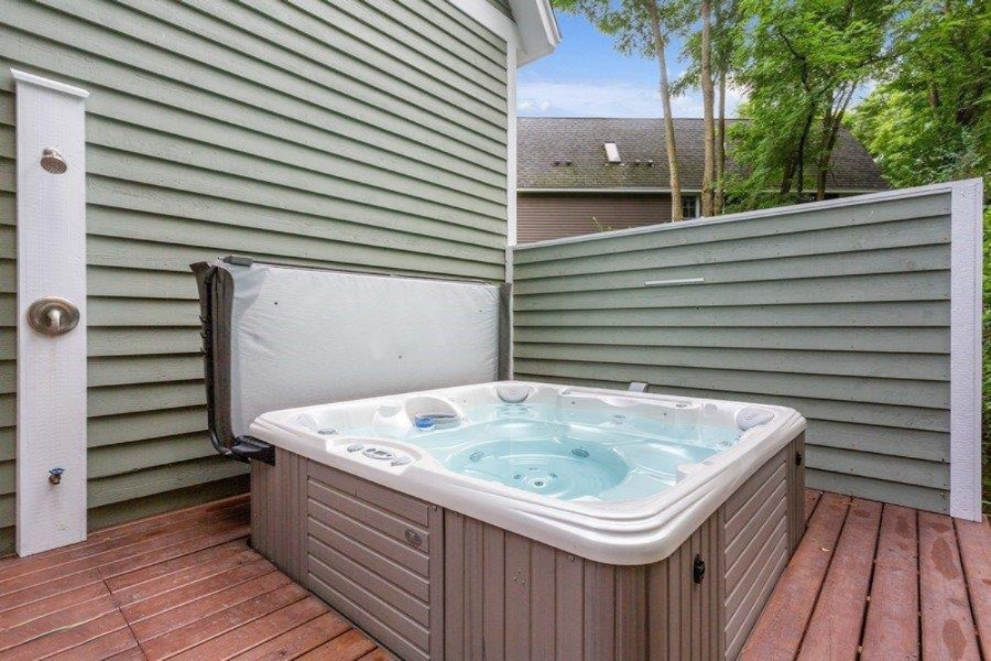 9986 Cottage Lane