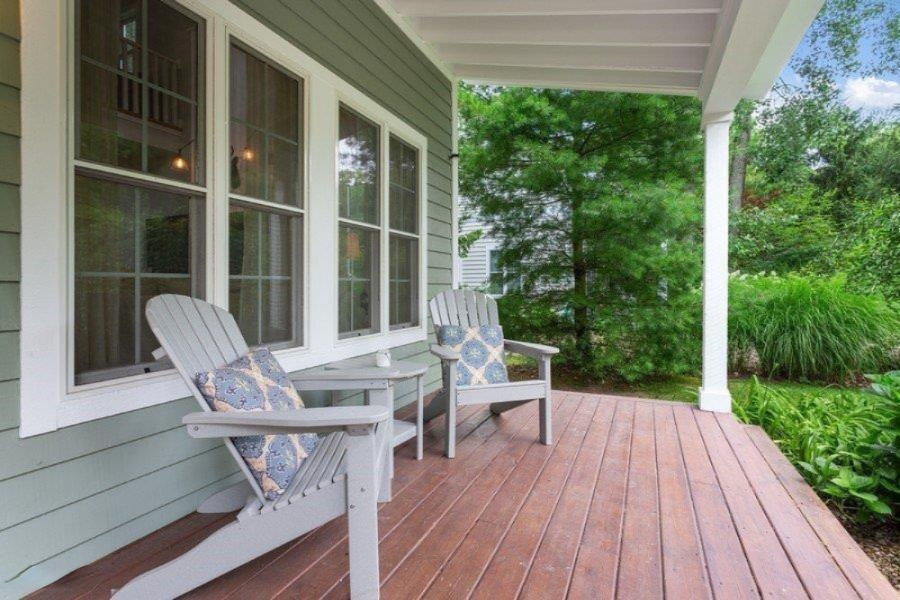 9986 Cottage Lane