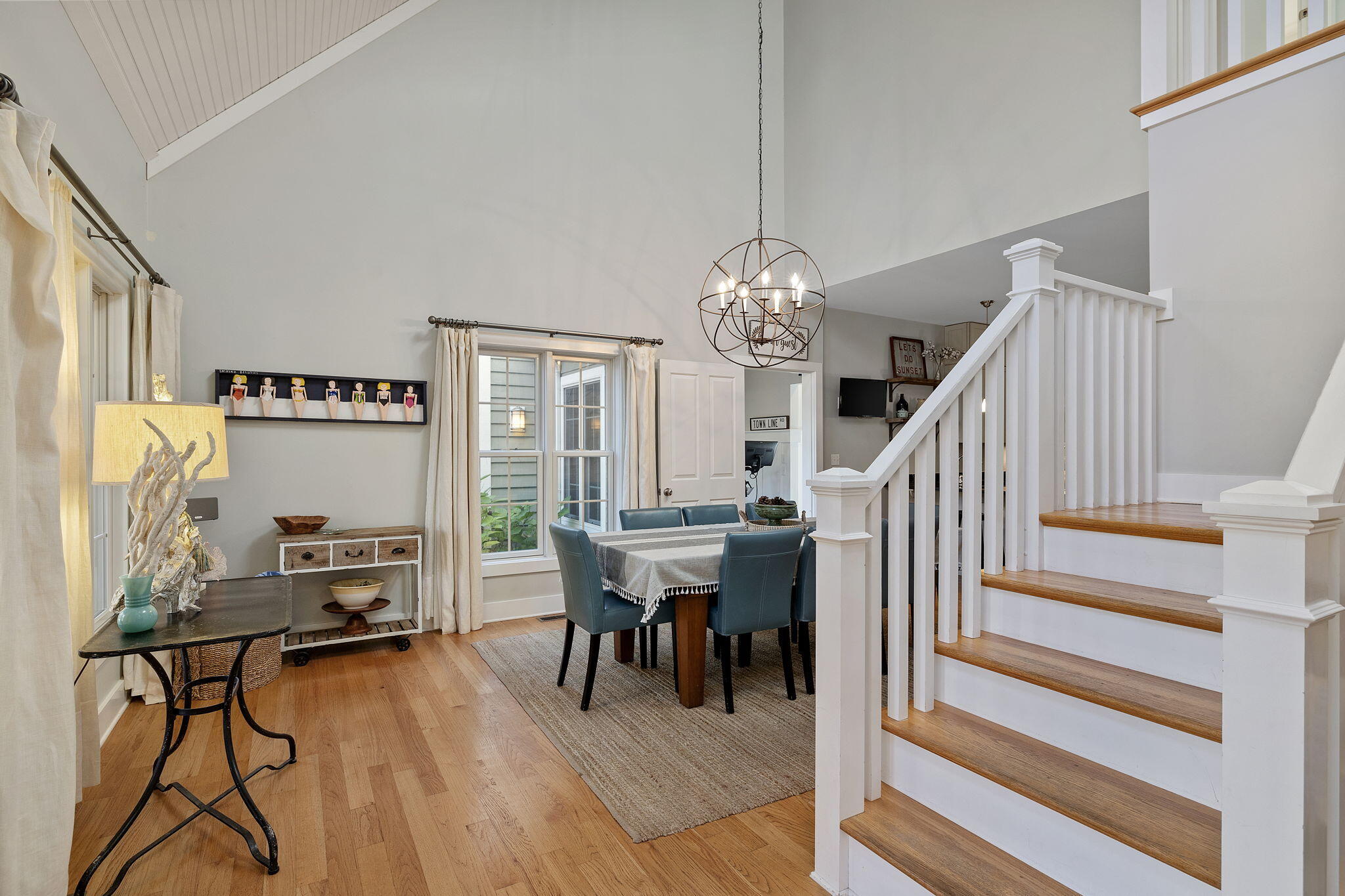 9986 Cottage Lane