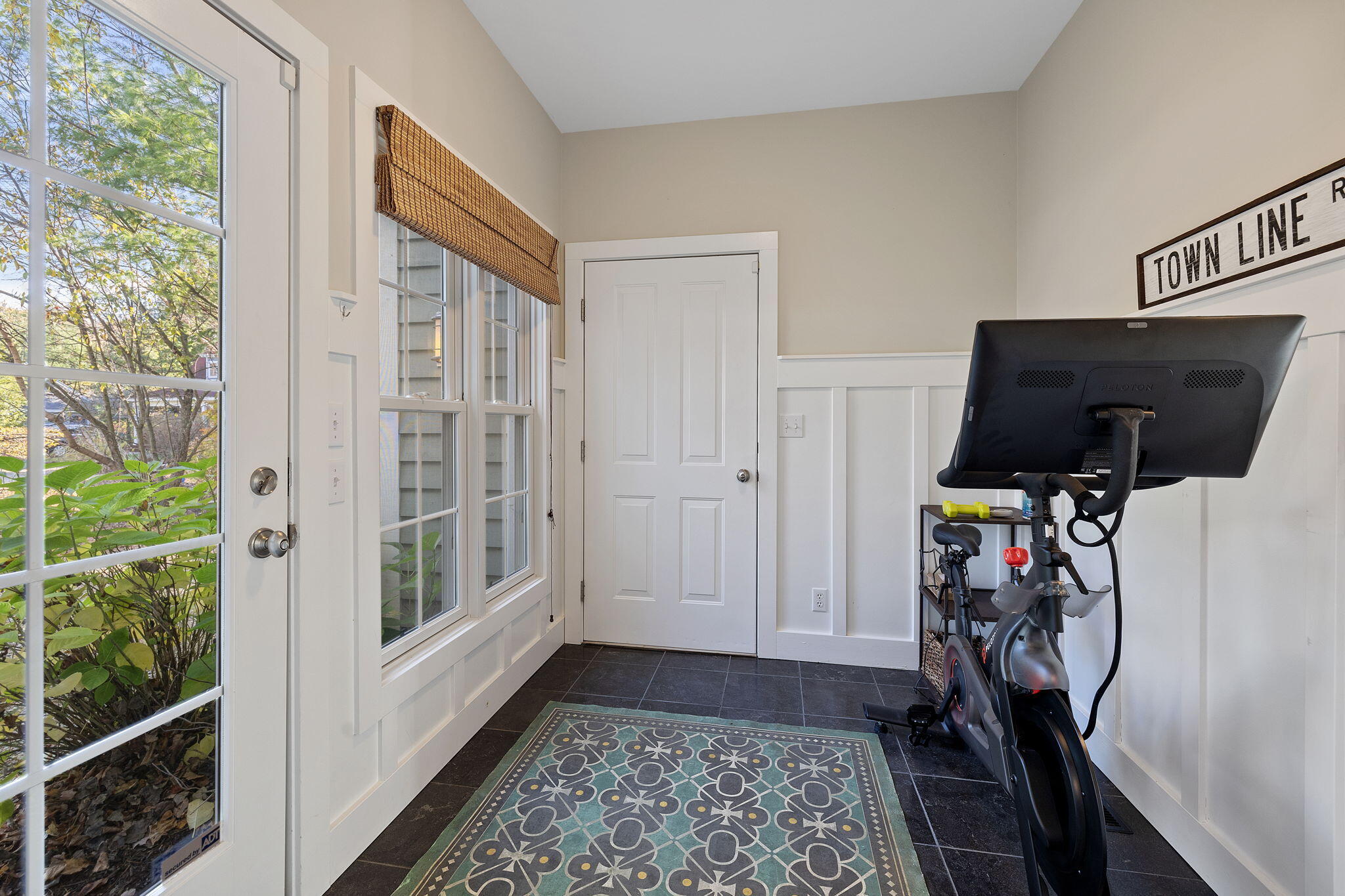 9986 Cottage Lane