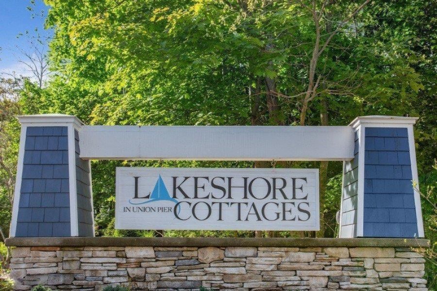 9986 Cottage Lane
