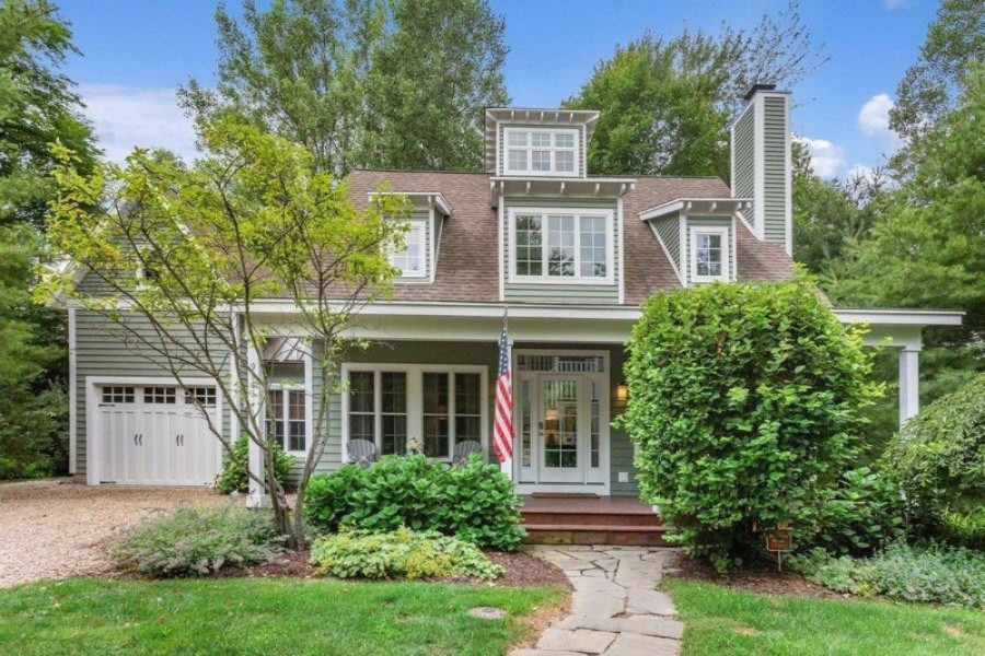 9986 Cottage Lane