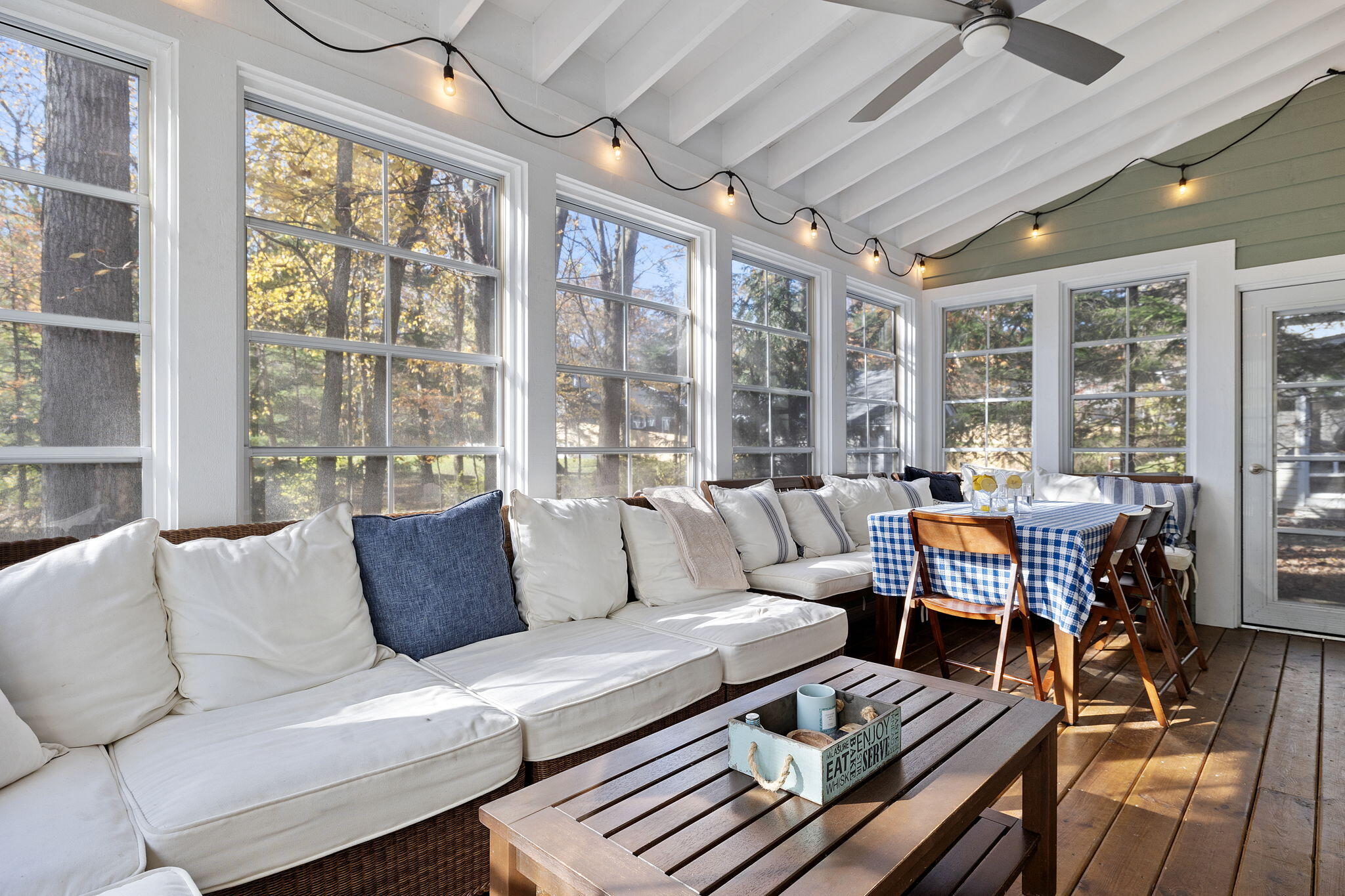 9986 Cottage Lane