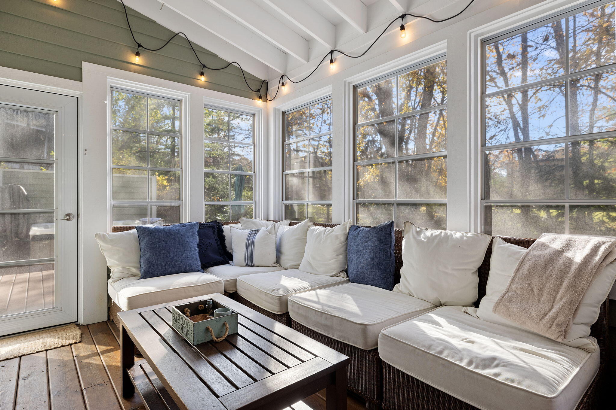 9986 Cottage Lane