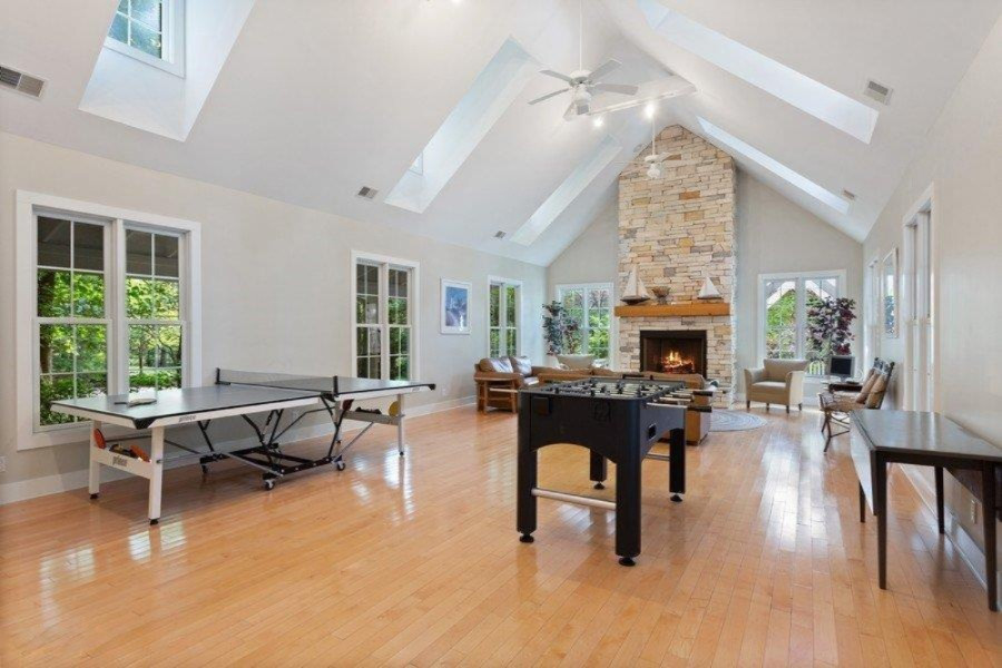 9986 Cottage Lane
