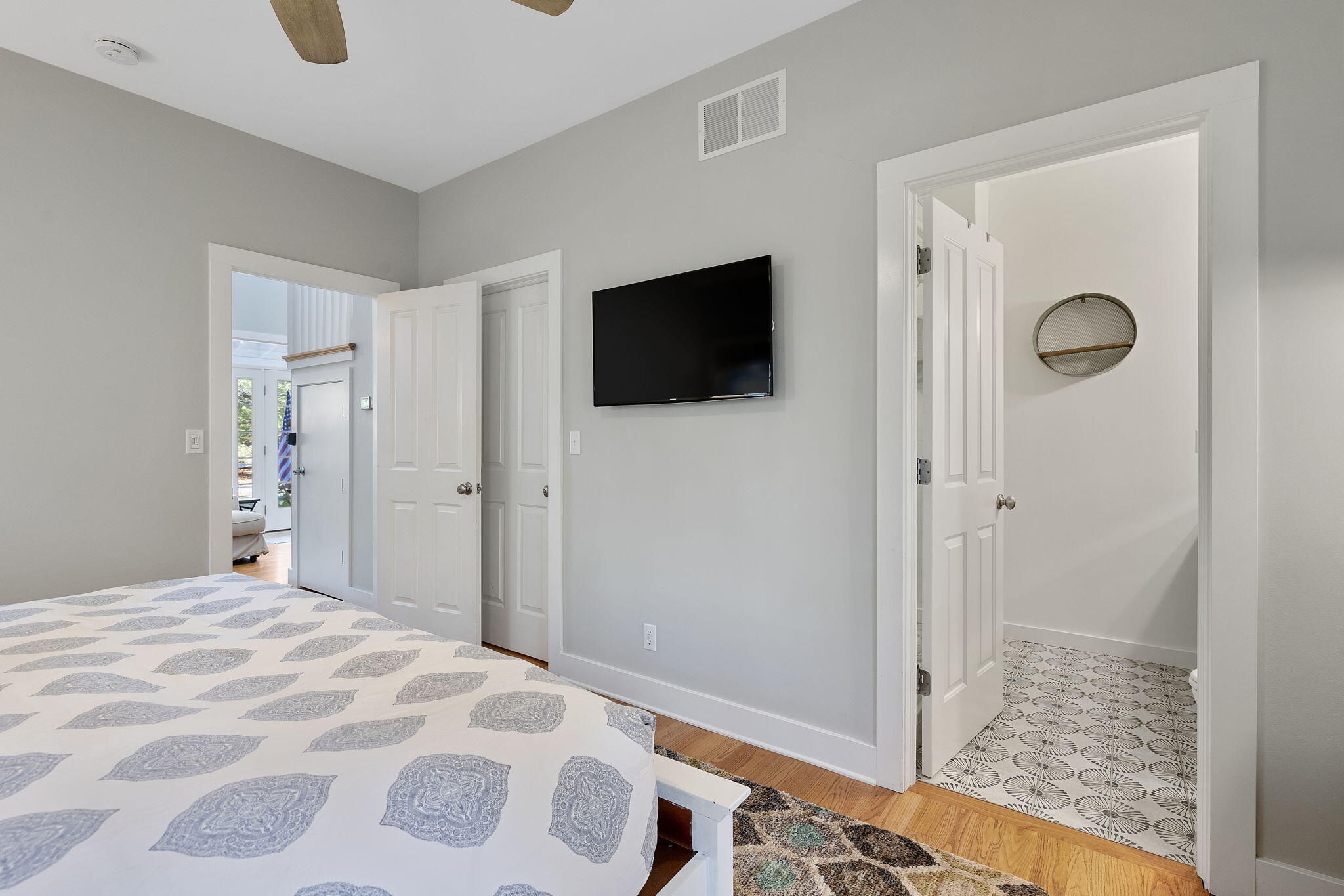 9986 Cottage Lane