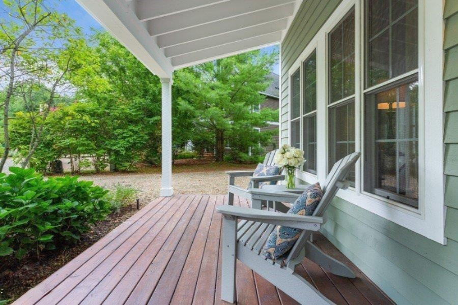 9986 Cottage Lane