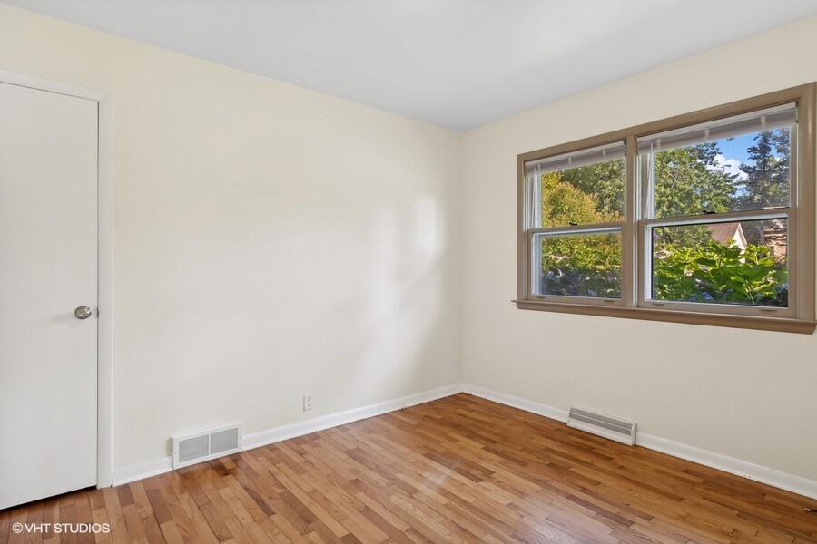 3300 3292 S Lakeshore Drive, St. Joseph