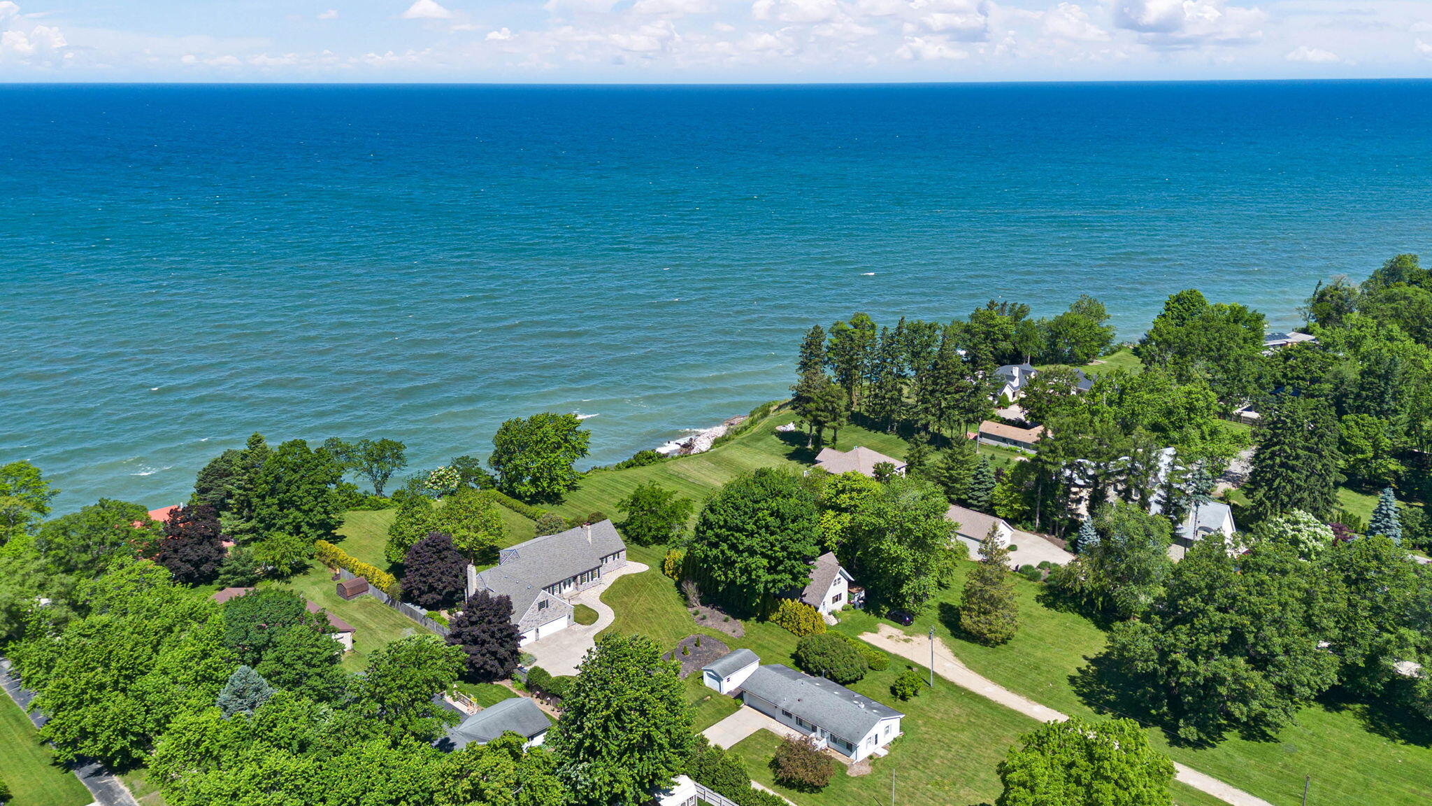 3300 3292 S Lakeshore Drive, St. Joseph