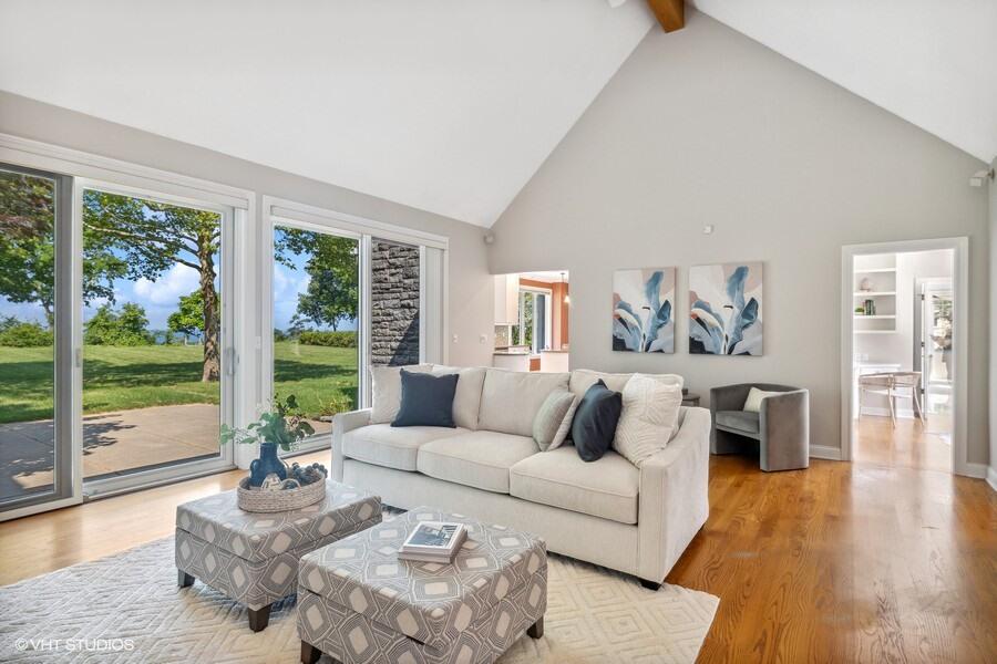 3300 3292 S Lakeshore Drive, St. Joseph