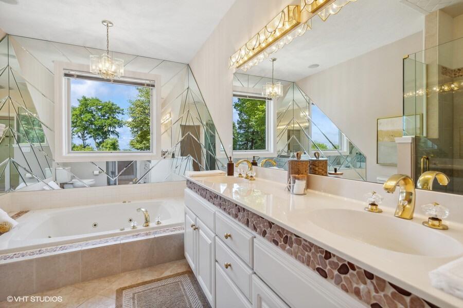 3300 3292 S Lakeshore Drive, St. Joseph