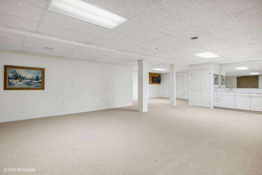 3300 3292 S Lakeshore Drive, St. Joseph