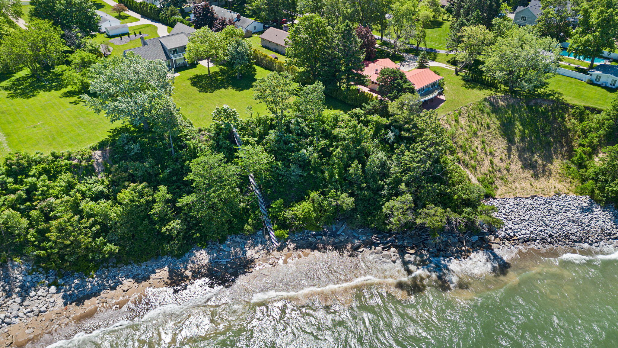 3300 3292 S Lakeshore Drive, St. Joseph