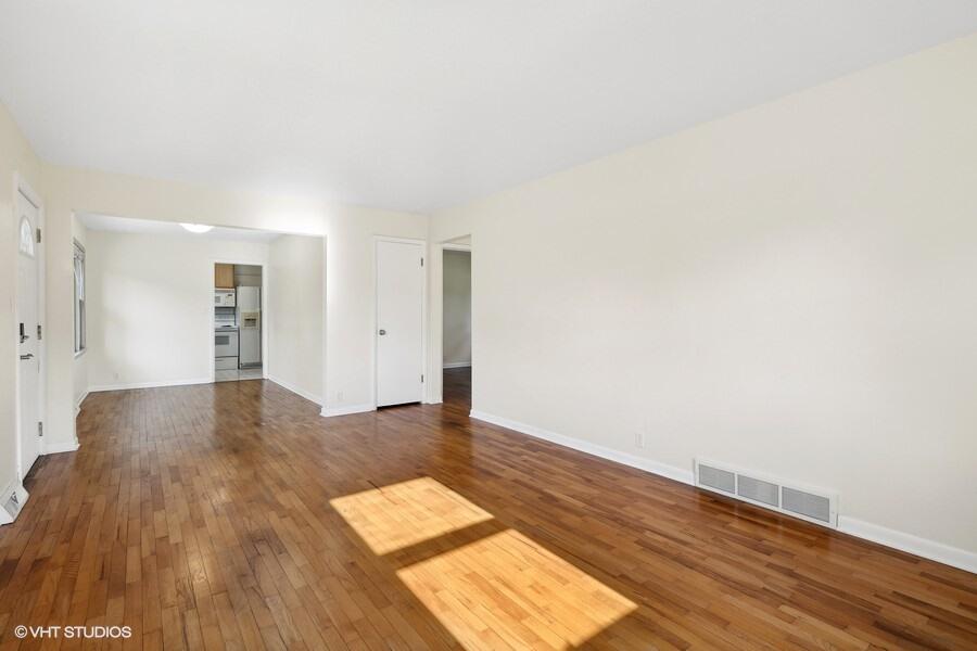 3300 3292 S Lakeshore Drive, St. Joseph