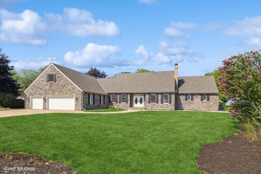 3300 3292 S Lakeshore Drive, St. Joseph