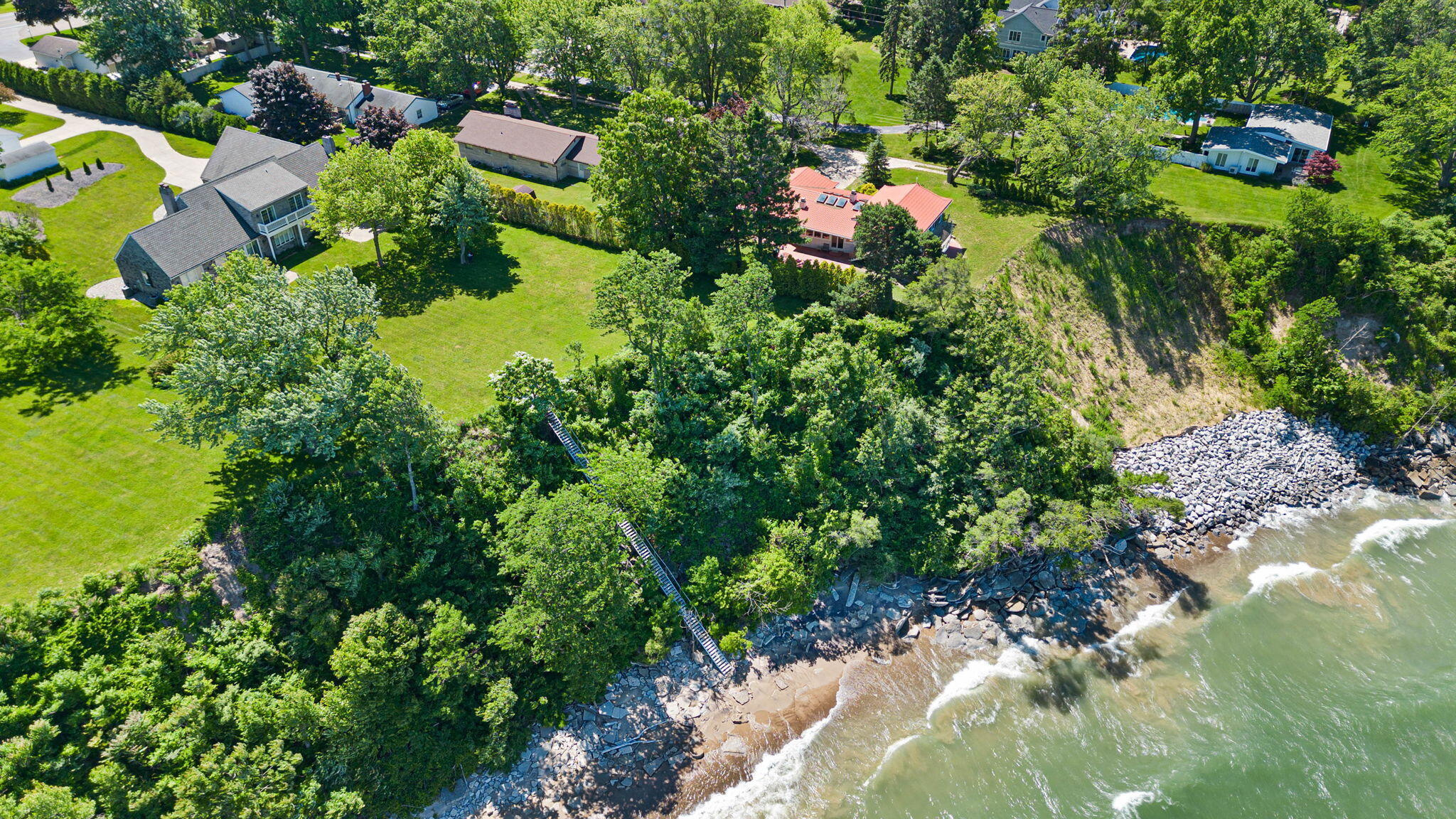 3300 3292 S Lakeshore Drive, St. Joseph