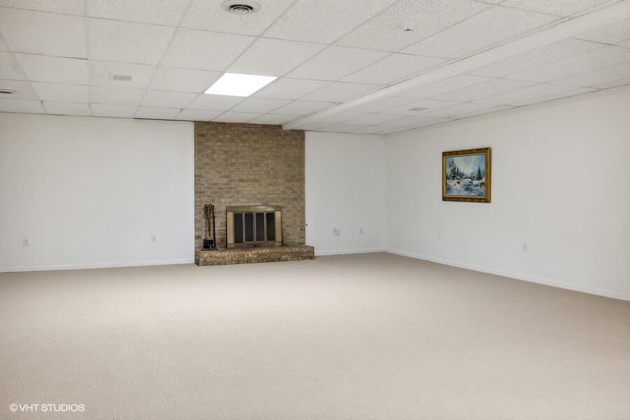 3300 3292 S Lakeshore Drive, St. Joseph