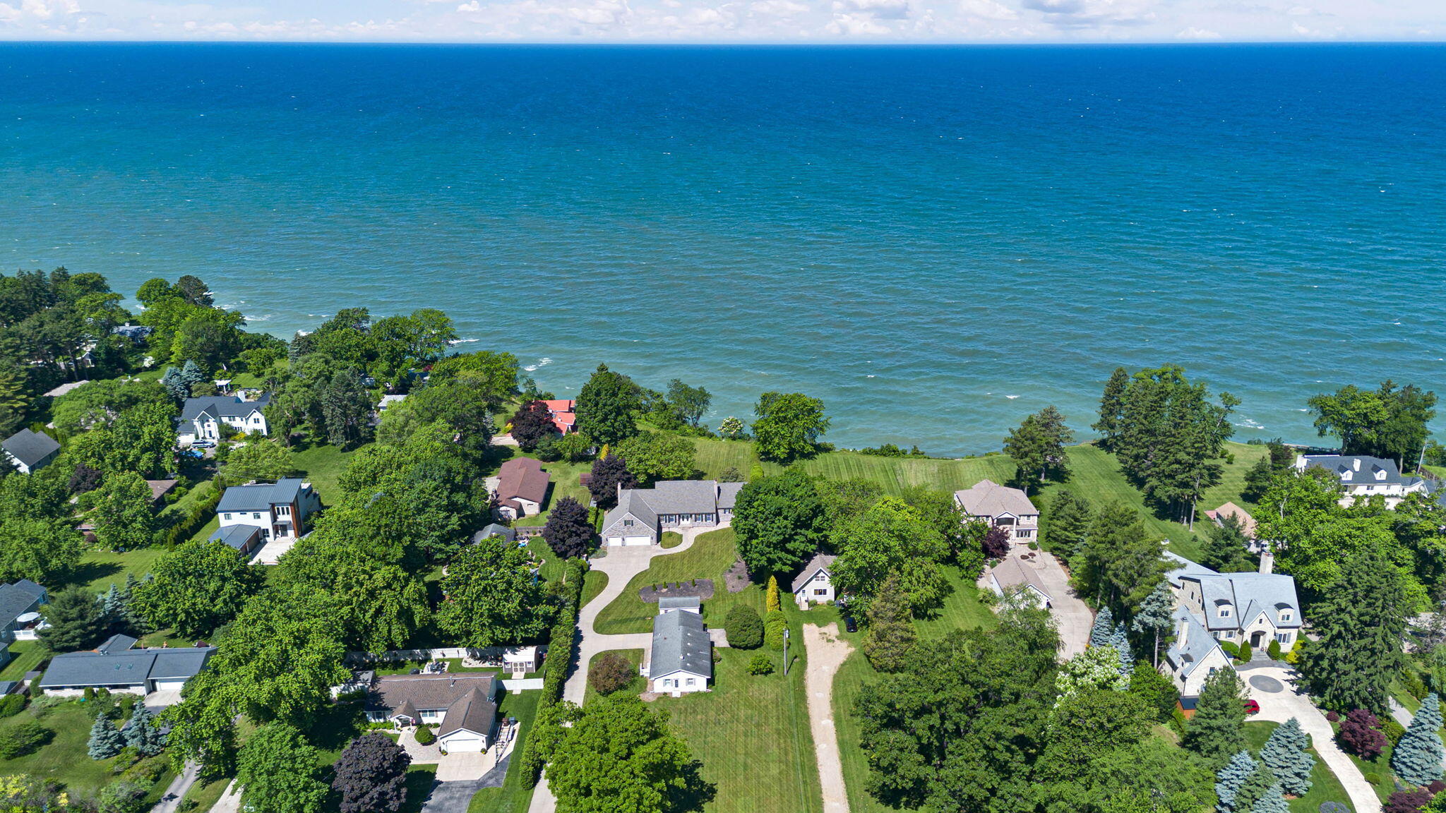 3300 3292 S Lakeshore Drive, St. Joseph