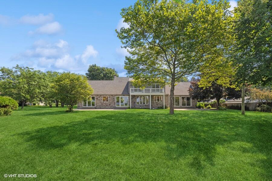 3300 3292 S Lakeshore Drive, St. Joseph