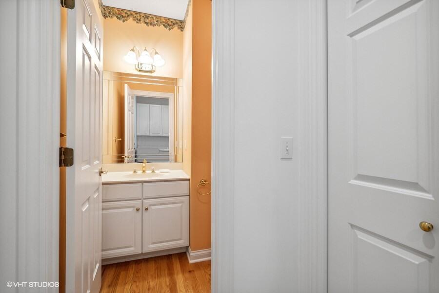 3300 3292 S Lakeshore Drive, St. Joseph