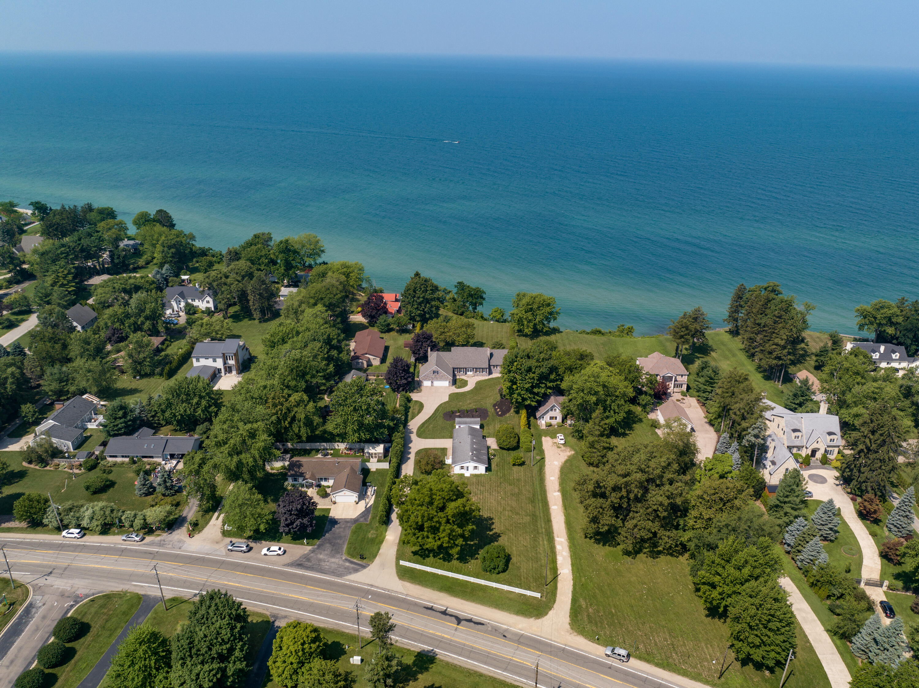 3300 3292 S Lakeshore Drive, St. Joseph