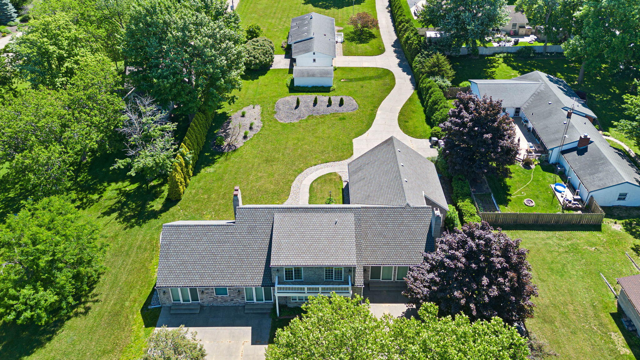 3300 3292 S Lakeshore Drive, St. Joseph
