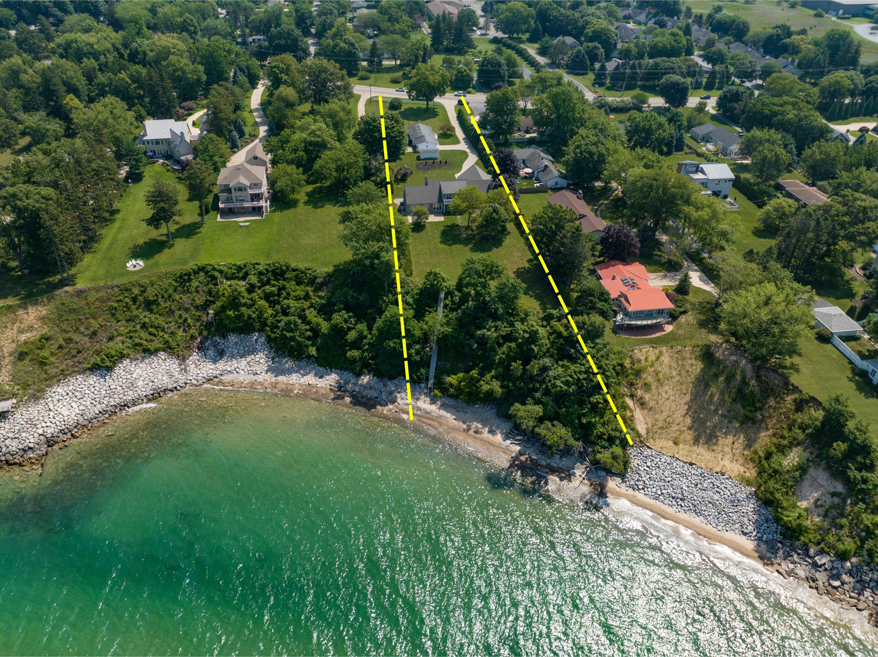 3300 3292 S Lakeshore Drive, St. Joseph