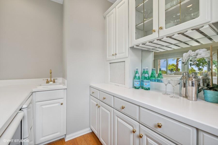 3300 3292 S Lakeshore Drive, St. Joseph