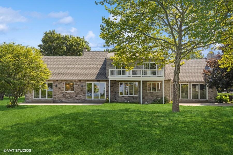 3300 3292 S Lakeshore Drive, St. Joseph
