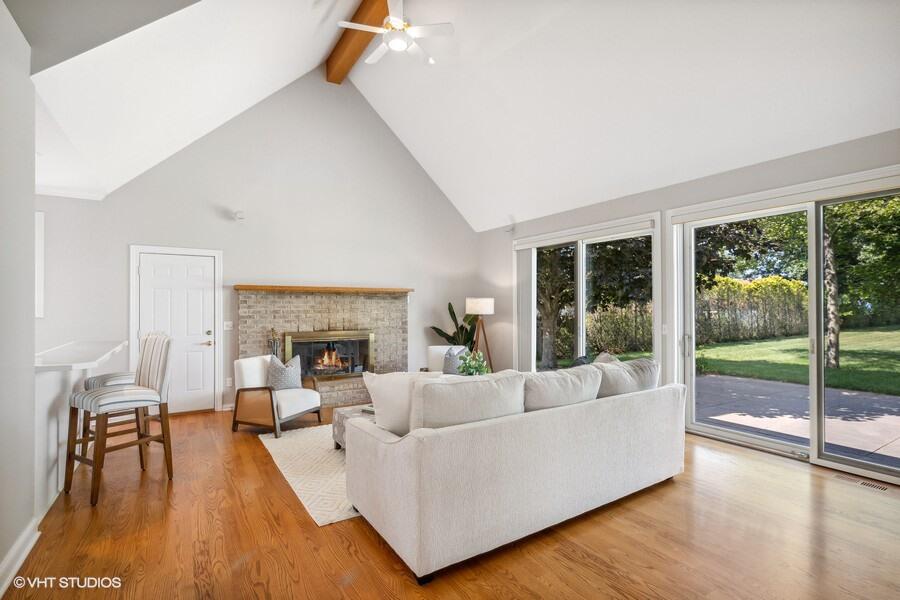 3300 3292 S Lakeshore Drive, St. Joseph
