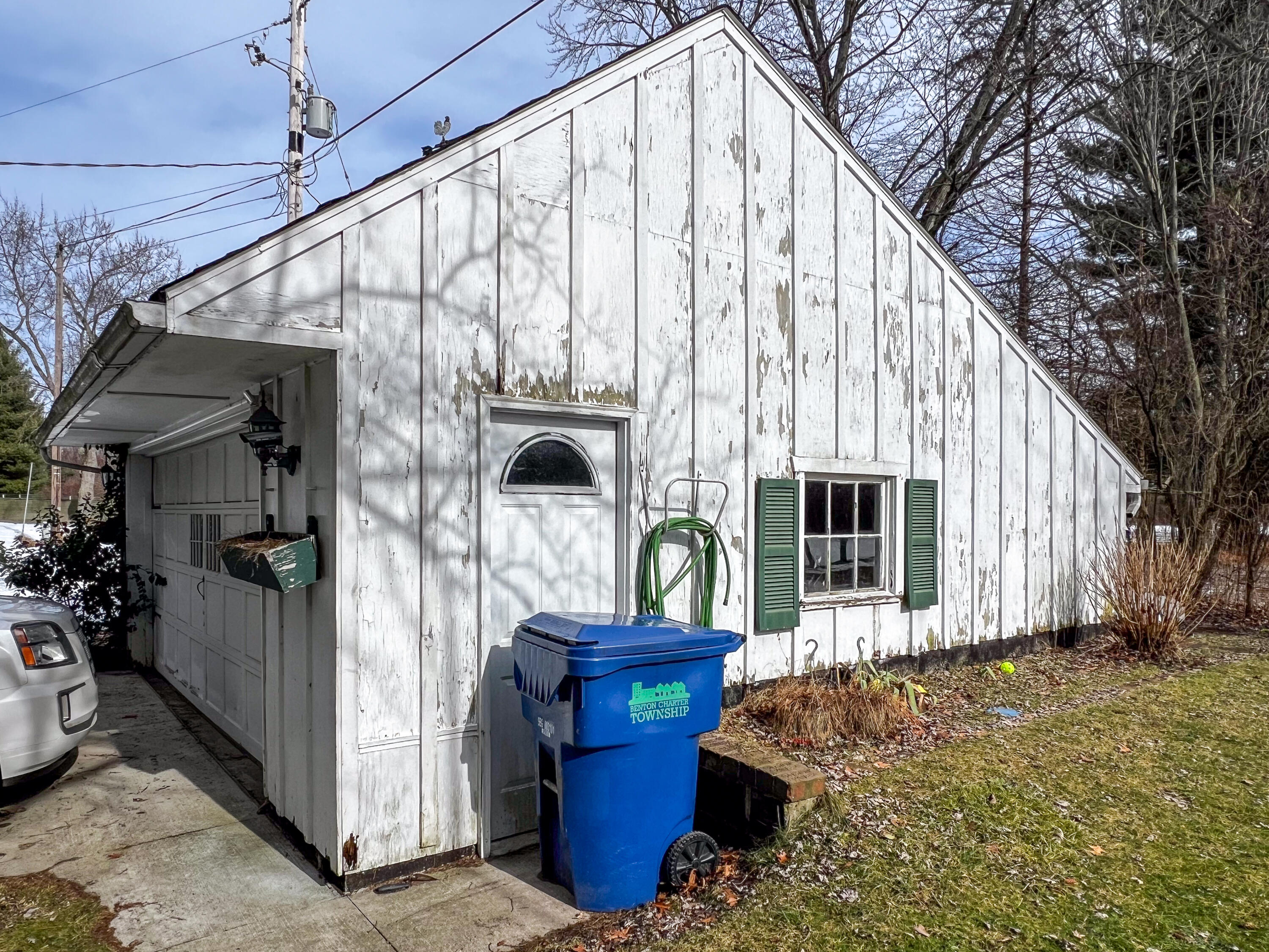 2354 Riverside Court