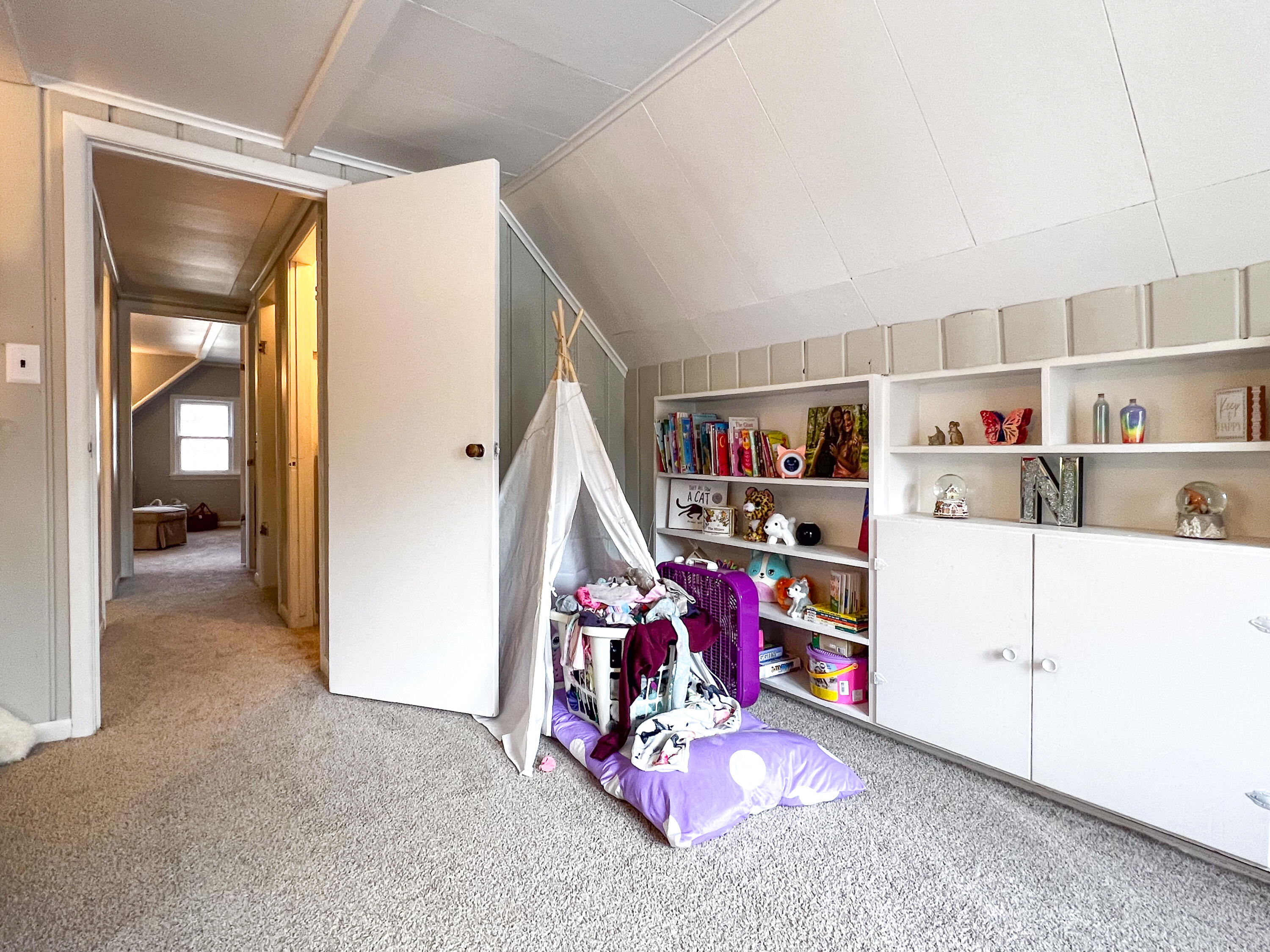 2354 Riverside Court