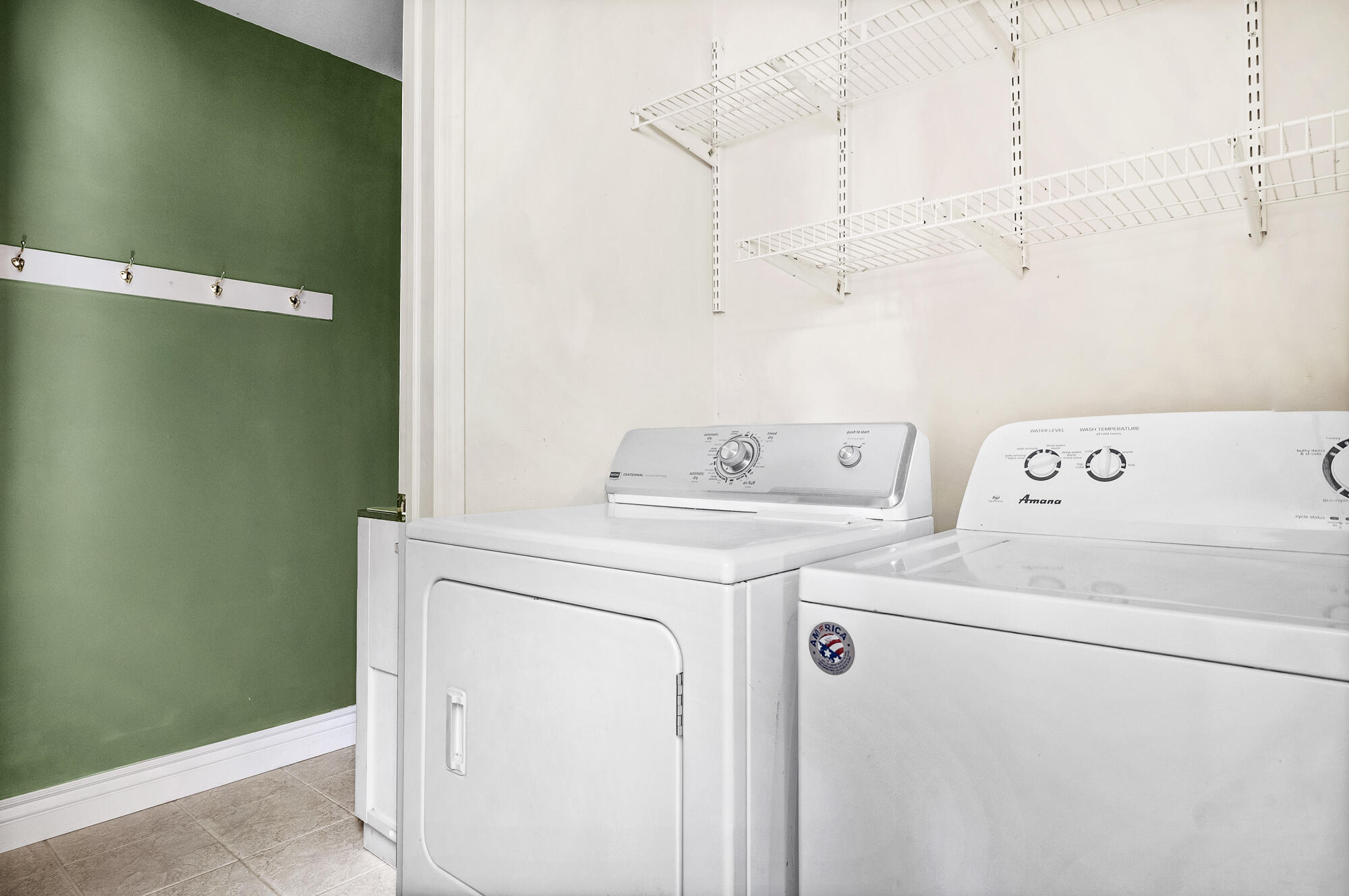 4423 N Roosevelt Road