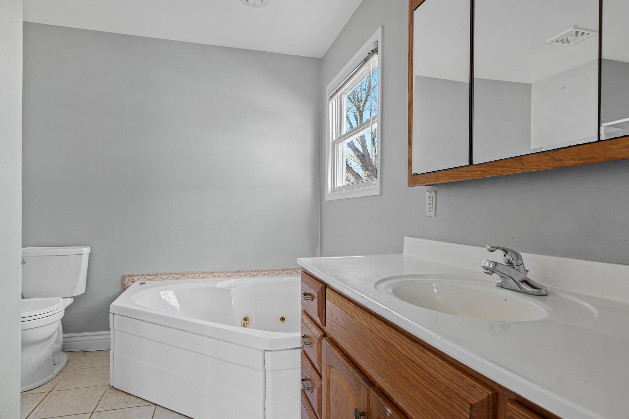 4423 N Roosevelt Road