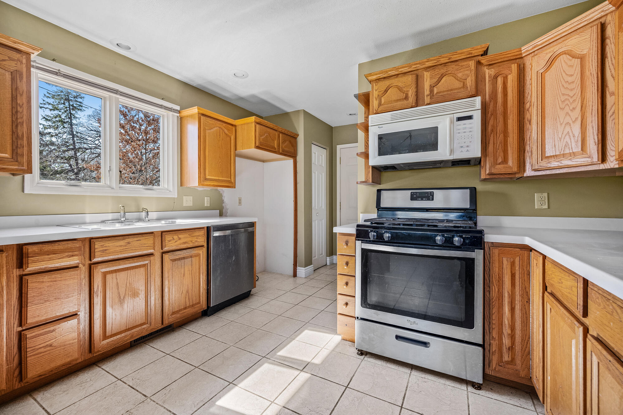 4423 N Roosevelt Road