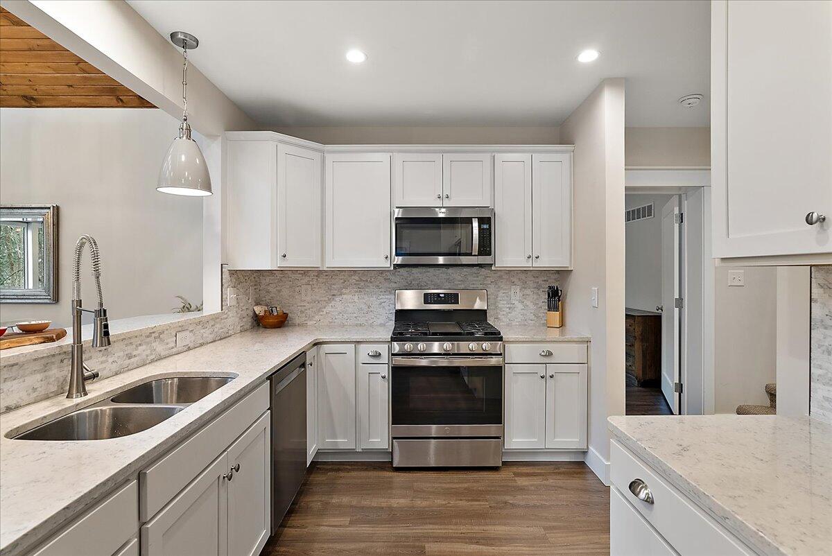 4150 Comanche Trail