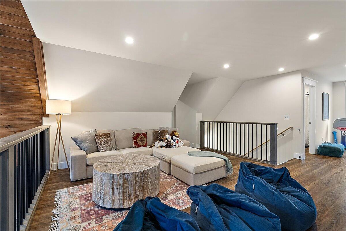 4150 Comanche Trail