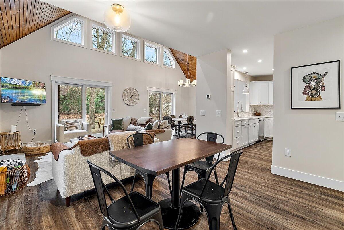 4150 Comanche Trail