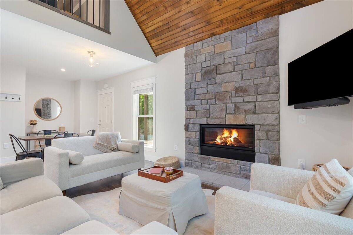 4150 Comanche Trail