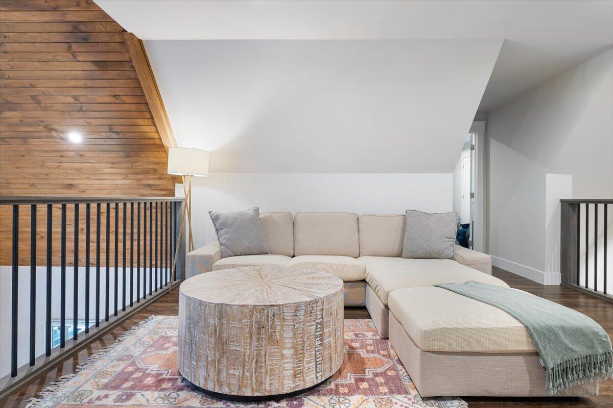 4150 Comanche Trail