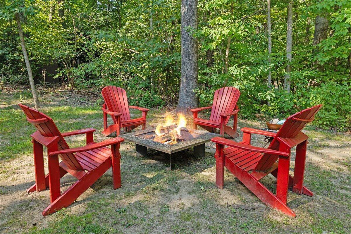 4150 Comanche Trail
