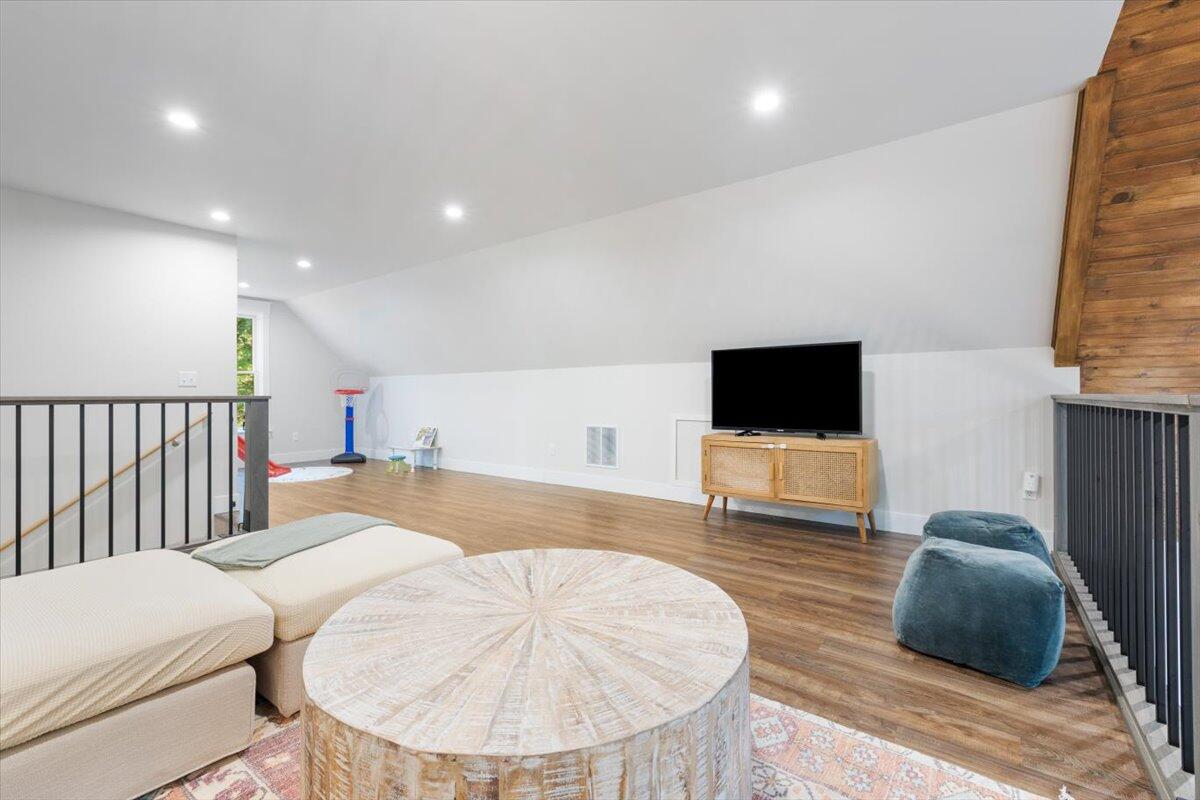 4150 Comanche Trail