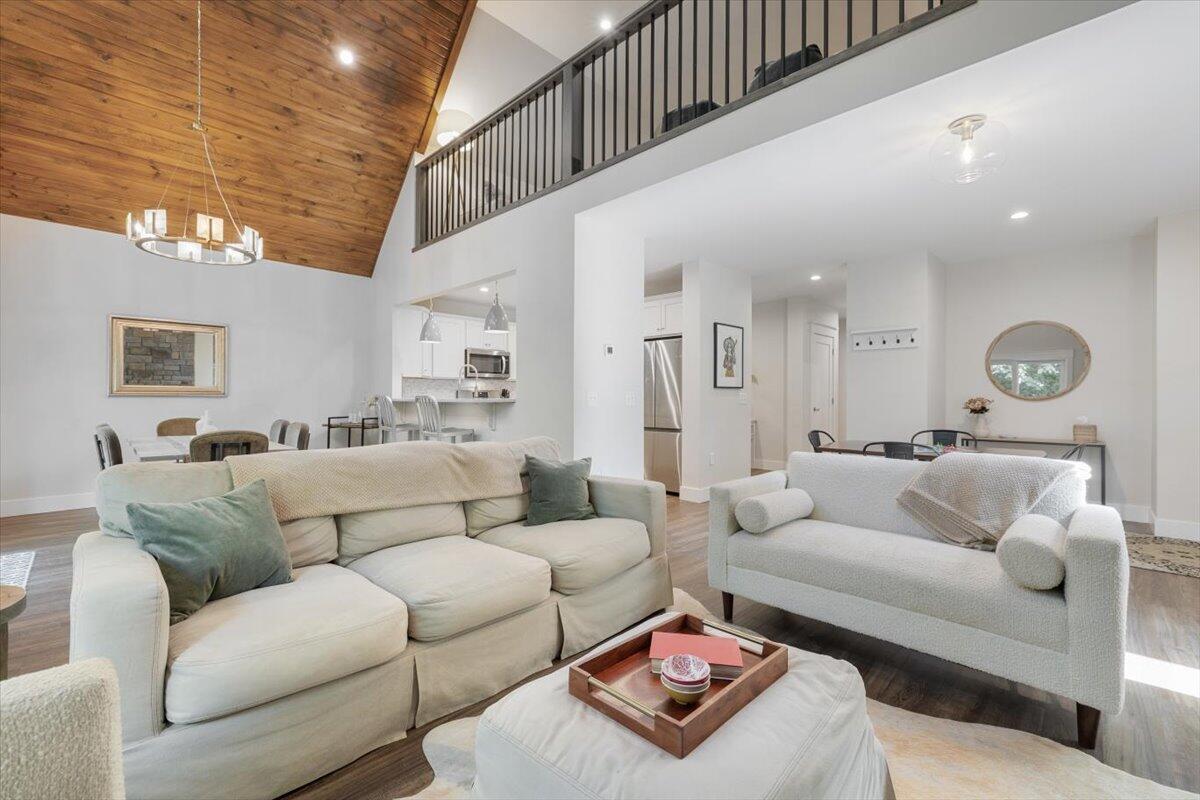 4150 Comanche Trail