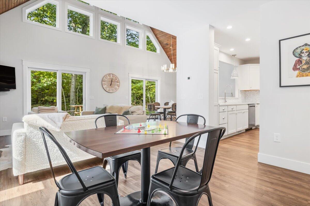 4150 Comanche Trail