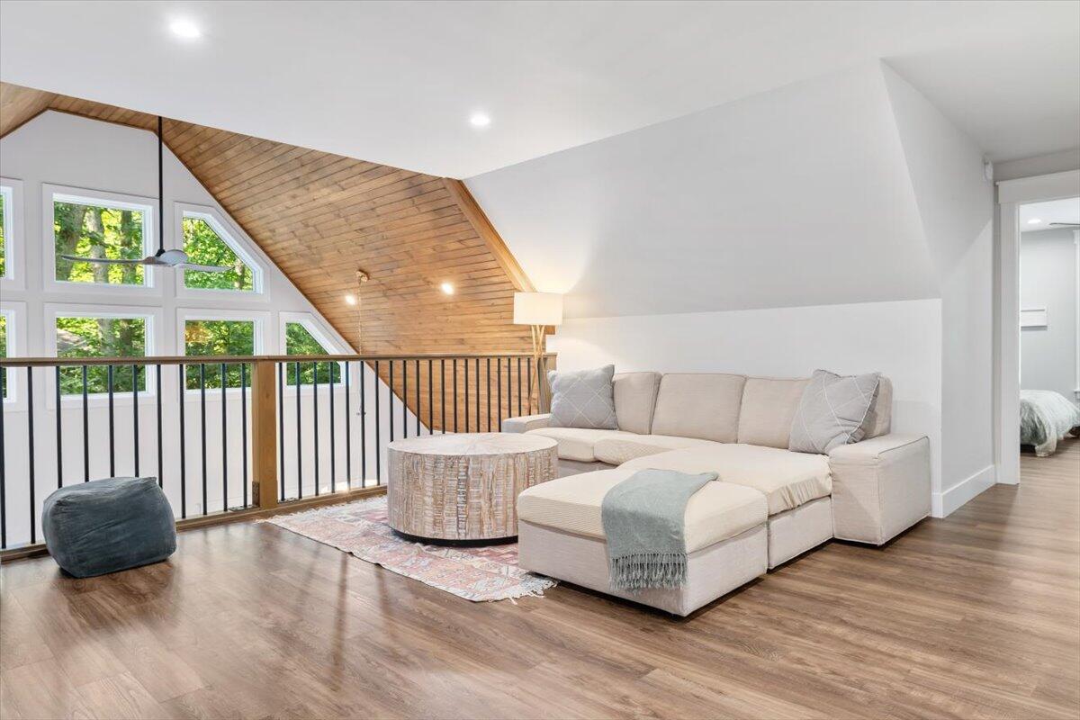 4150 Comanche Trail