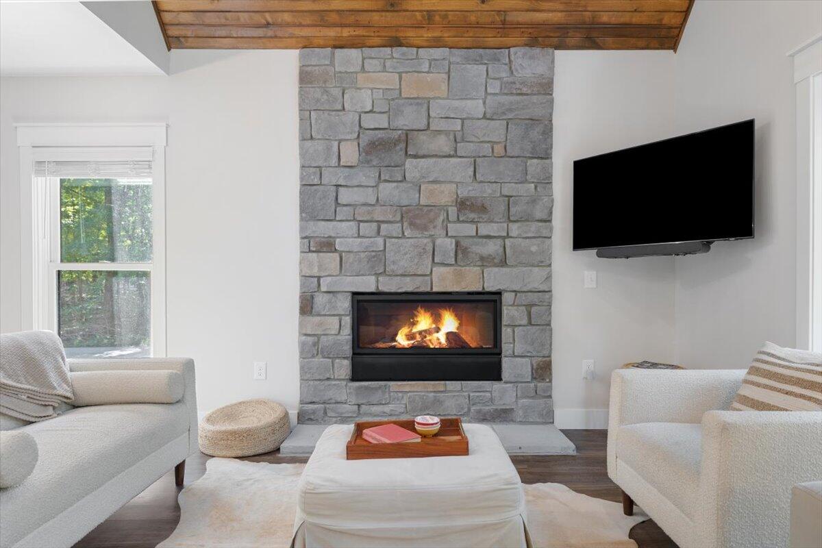 4150 Comanche Trail