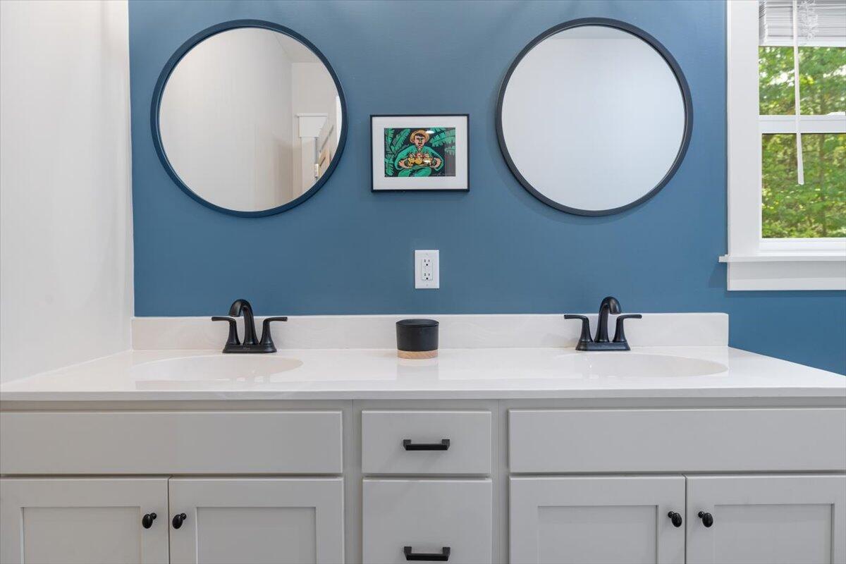 4150 Comanche Trail